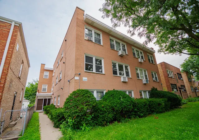 2724-w-berwyn-ave-2b-chicago-il-60625/hzid_838c19fd