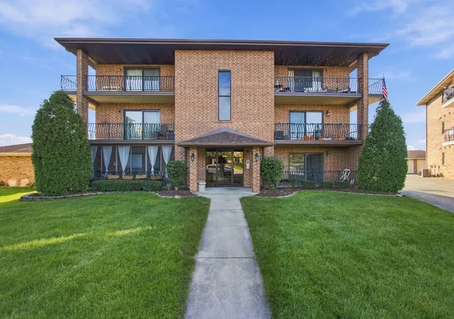 16755-paxton-ave-s-3s-tinley-park-il-60477/hzid_a95f57ea
