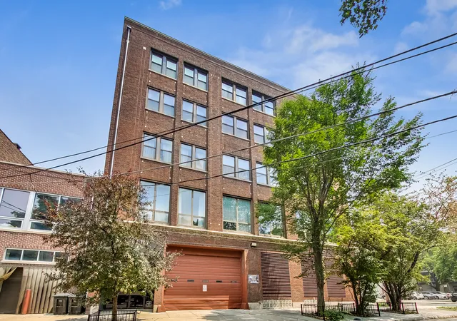 3323-n-paulina-st-4e-chicago-il-60657/hzid_9cf692c9