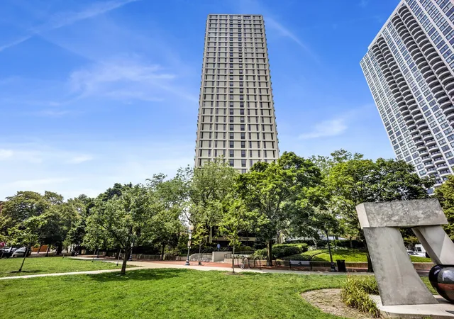 1960-n-lincoln-park-w-ave-408-chicago-il-60614/hzid_84215b57