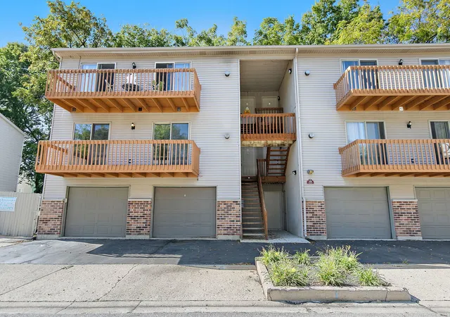 320-woodridge-cir-b-south-elgin-il-60177/hzid_705e47f4