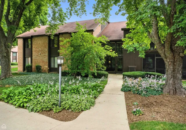 740-saint-andrews-ln-5-crystal-lake-il-60014/hzid_7e69c3aa