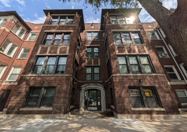 644-e-51st-street-2w-chicago-il-60615/hzid_fbc3b779