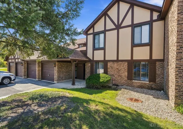 1654-dover-ct-a-wheaton-il-60189/hzid_12a3ab9a