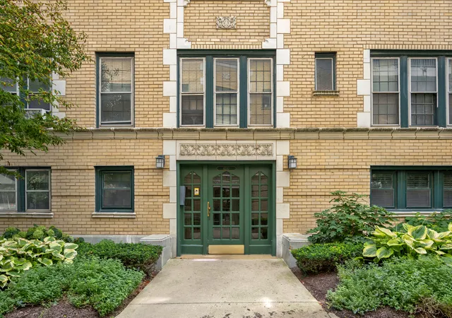 4310-n-clarendon-ave-1021-chicago-il-60613/hzid_8b9c0df8