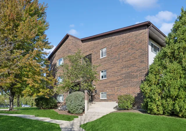 660-perrie-dr-201-elk-grove-village-il-60007/hzid_5786d6b5
