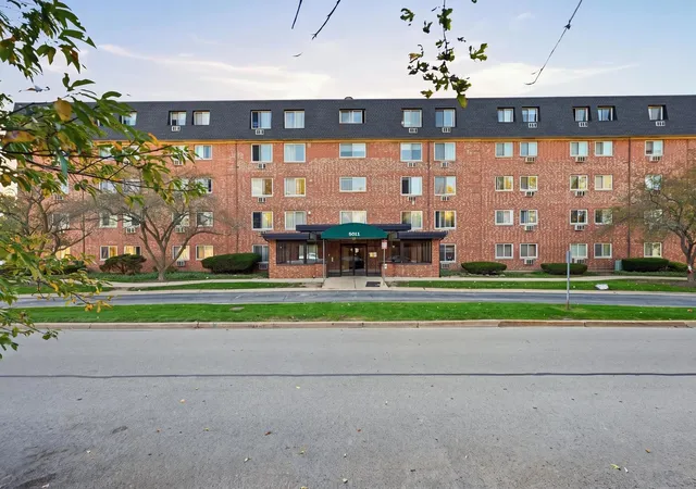 5011-valley-ln-208-streamwood-il-60107/hzid_c1c51de0