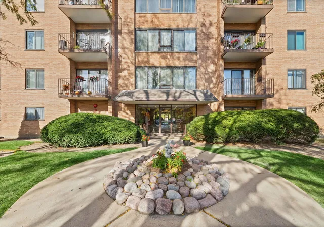 1747-w-crystal-ln-207-mount-prospect-il-60056/hzid_46862935