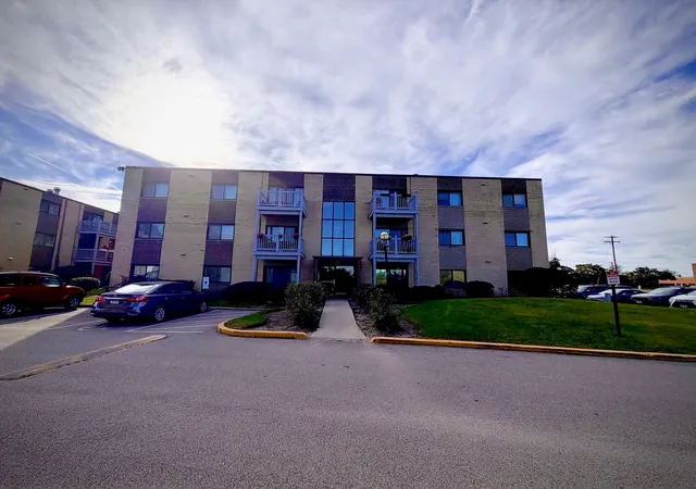 674-pinecrest-dr-302-prospect-heights-il-60070/hzid_cbe04c75