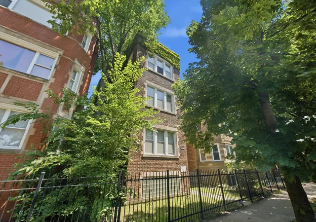 7741-s-yates-blvd-chicago-il-60649/hzid_d875612c