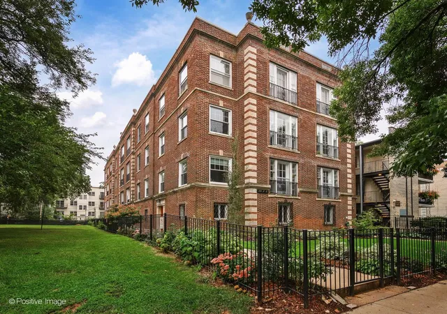1117-w-lunt-ave-1b-chicago-il-60626/hzid_ac7e8b7c