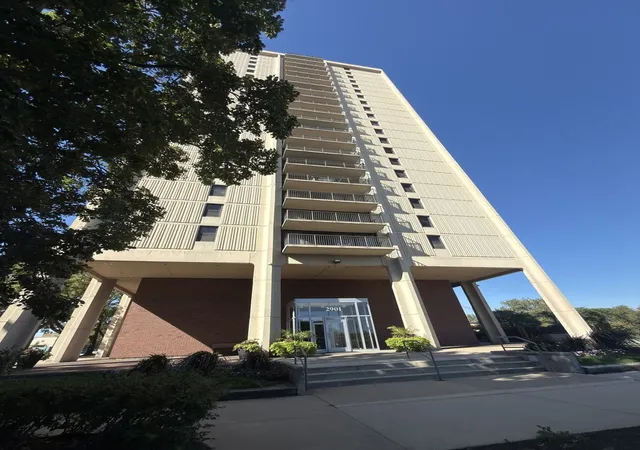 2901-s-michigan-ave-308-chicago-il-60616/hzid_37c218b5