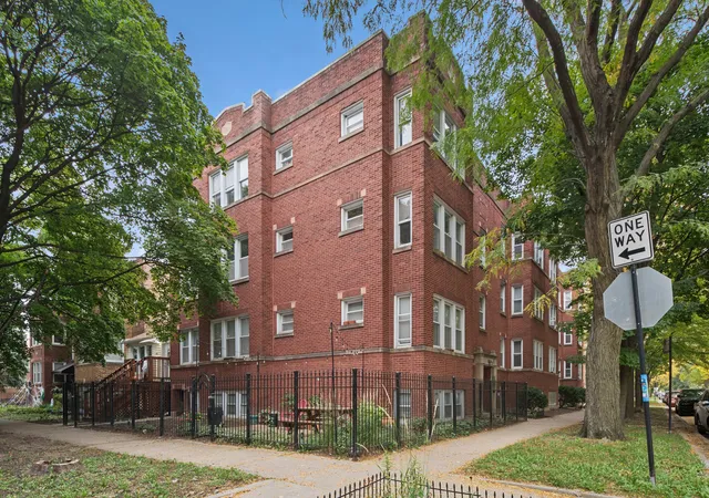 3701-w-cullom-ave-2b-chicago-il-60618/hzid_56685f60