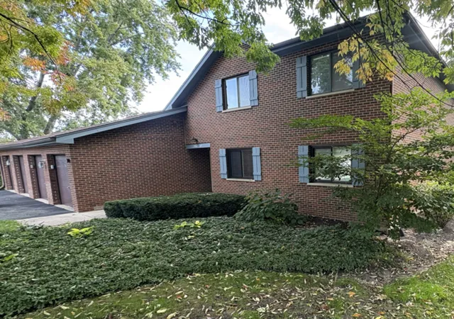 5365-newport-dr-c-lisle-il-60532/hzid_2f9b969b
