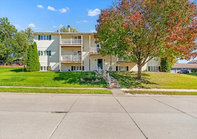 4175-31st-street-1c-bettendorf-ia-52722/hzid_b90e2eb1