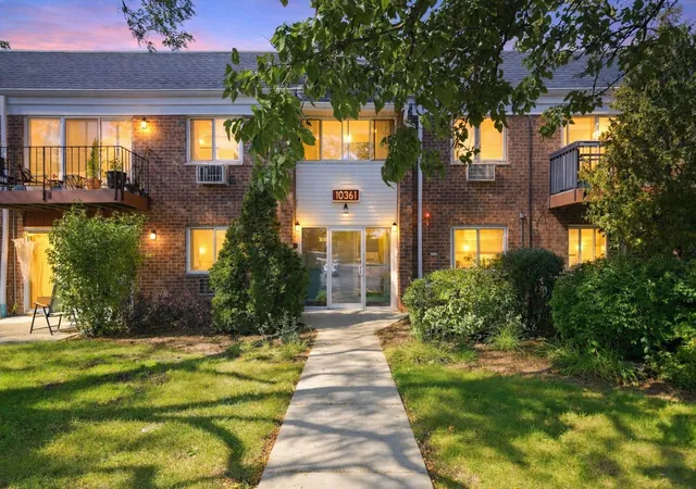 10361-dearlove-rd-2c-glenview-il-60025/hzid_ab46665a