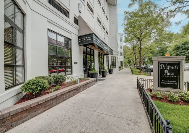 33-w-delaware-pl-19h-chicago-il-60610/hzid_3d9dc258