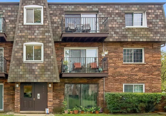 9402-bay-colony-dr-3w-des-plaines-il-60016/hzid_bc89d77b
