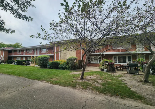 1107-e-algonquin-rd-16-arlington-heights-il-60005/hzid_c12cc477