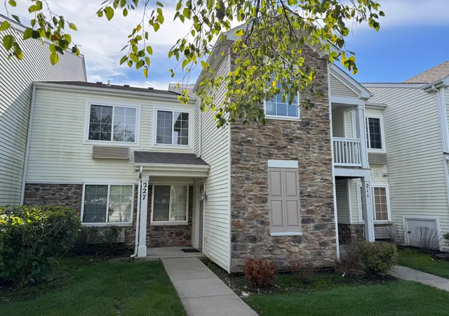 227-silverstone-dr-227-carpentersville-il-60110/hzid_1624264f