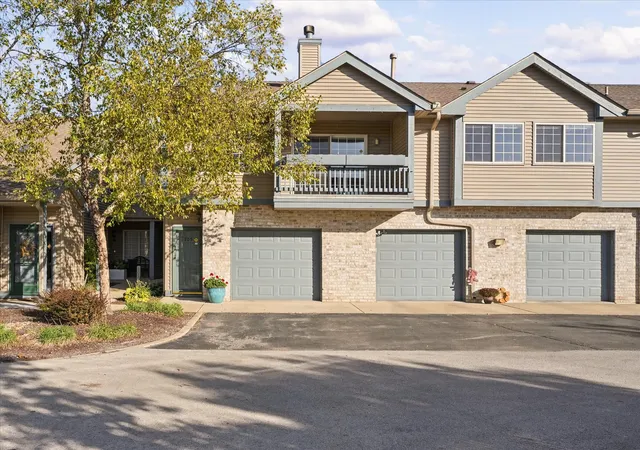 2402-windward-blvd-205-champaign-il-61821/hzid_08ab3bce