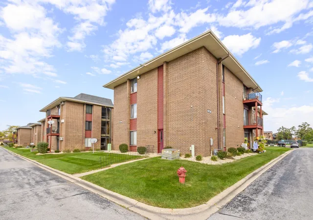 15736-terrace-dr-r02-oak-forest-il-60452/hzid_d0610b16