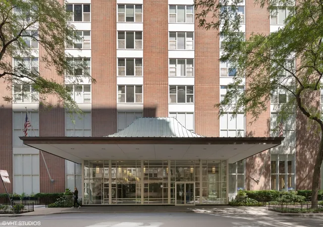 1325-n-state-pkwy-21d-chicago-il-60610/hzid_a45b9873