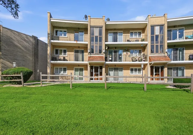 9510-s-86th-avenue-305-hickory-hills-il-60457/hzid_4feea892