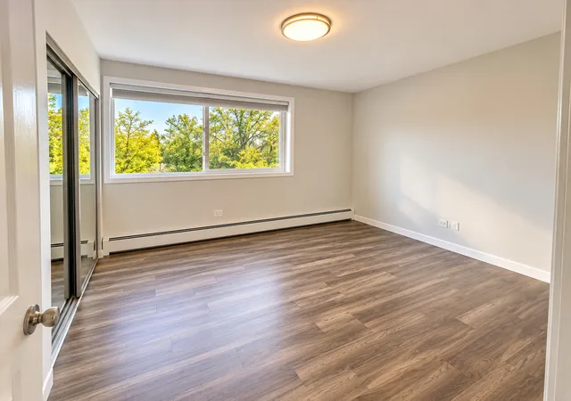 5011-valley-ln-304-streamwood-il-60107/hzid_17a05f38