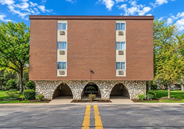 1331-s-finley-rd-212-lombard-il-60148/hzid_4d8f6c08