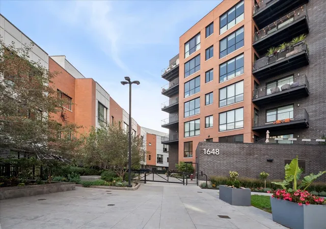1648-w-division-st-101-chicago-il-60622/hzid_43a634e3