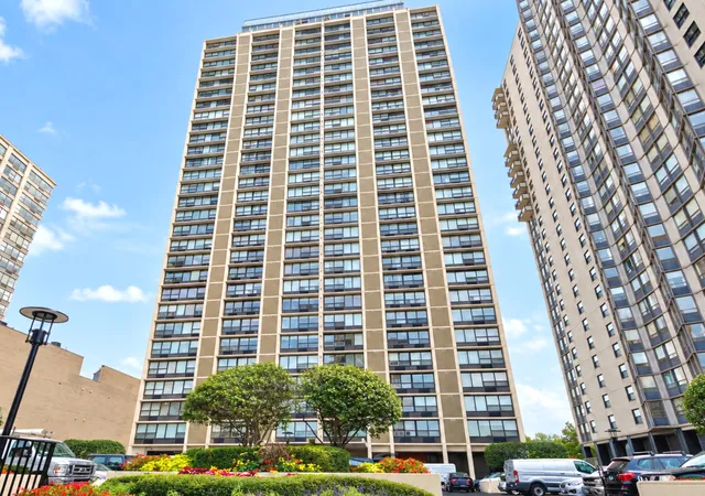 5733-n-sheridan-rd-18a-chicago-il-60660/hzid_01cb8269