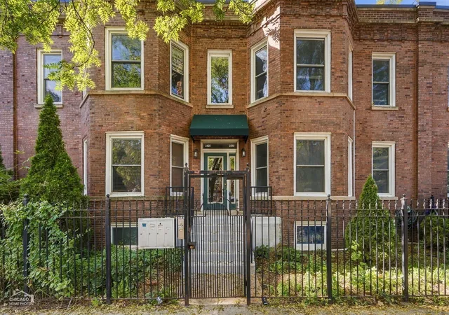2440-n-linden-pl-1-chicago-il-60647/hzid_2a10d96a
