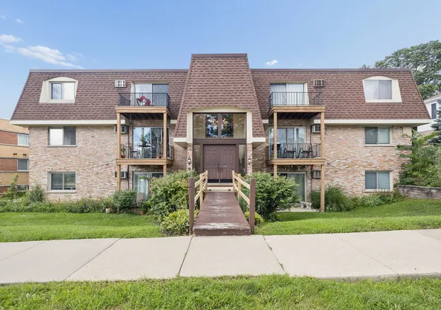 201-n-president-st-3c-wheaton-il-60187/hzid_4bc6d05b