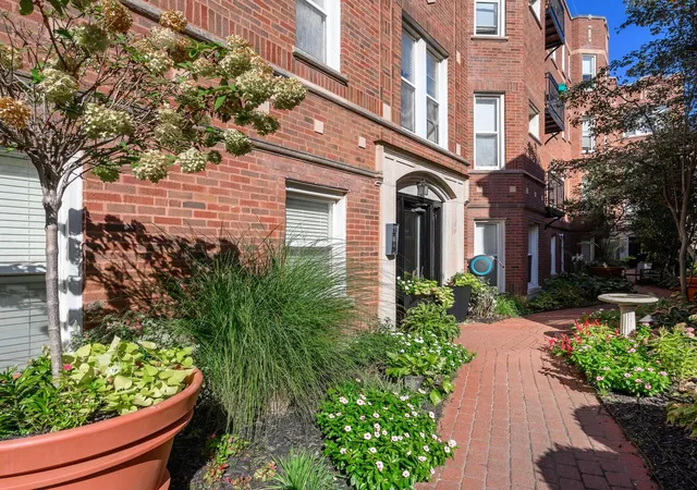 4445-n-paulina-st-a3-chicago-il-60640/hzid_79e6fb0b