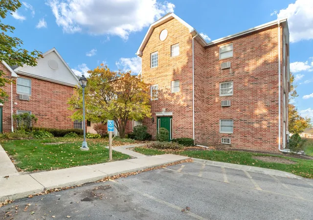 551-leah-ln-3c-woodstock-il-60098/hzid_8753ab5c