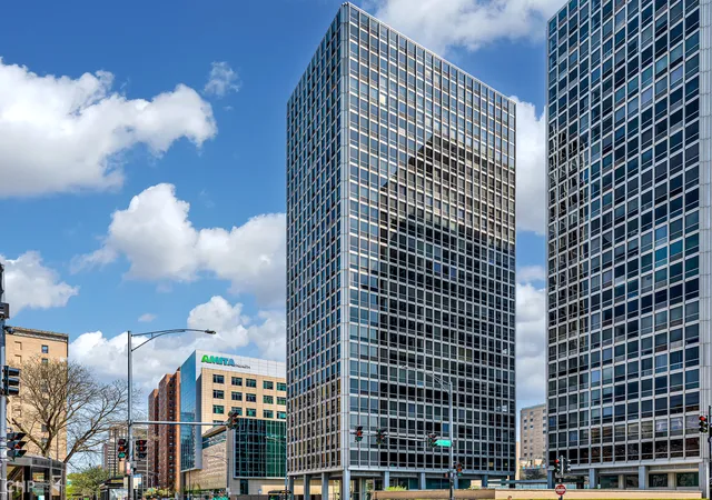 340-w-diversey-pkwy-815-chicago-il-60657/hzid_695e1326