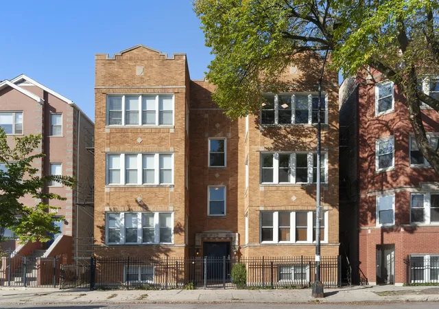 1738-w-foster-ave-3r-chicago-il-60640/hzid_f0fbc047