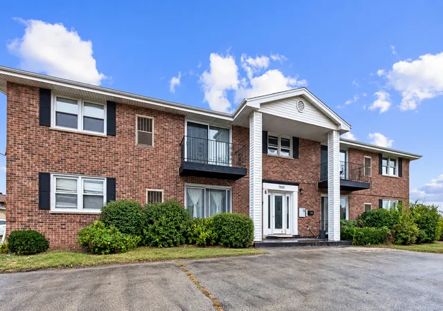 7900-s-83rd-court-2-justice-il-60458/hzid_ccba4bee