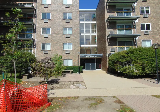 250-ridge-ave-3d-evanston-il-60202/hzid_61904660
