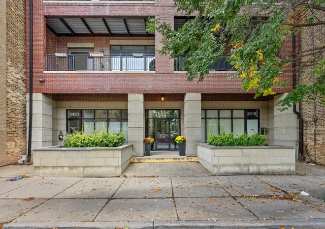 3418-w-foster-ave-202-chicago-il-60625/hzid_28c2d9cf
