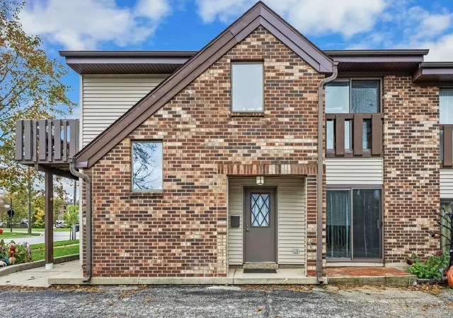 108-w-wood-st-c-palatine-il-60067/hzid_f92e44d4