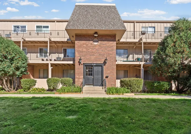 2404-algonquin-rd-11-rolling-meadows-il-60008/hzid_e75d1fec