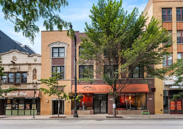 3250-n-lincoln-ave-c-chicago-il-60657/hzid_730e9c0b