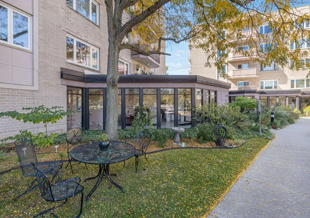 6401-lincoln-ave-210-morton-grove-il-60053/hzid_a9b7f928
