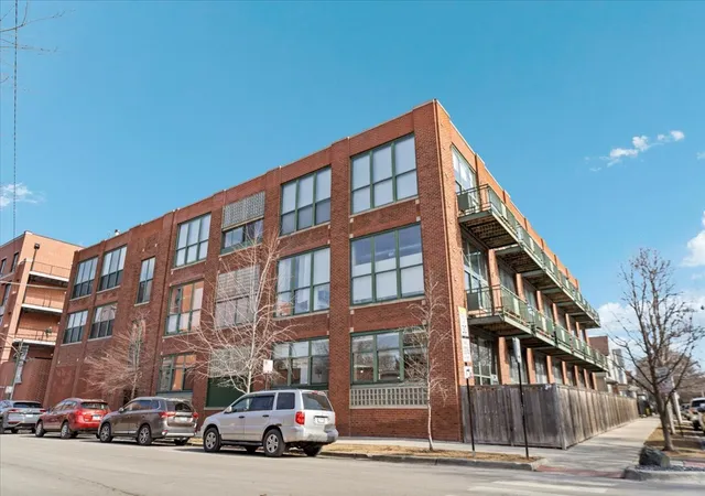 2654-w-medill-ave-107-chicago-il-60647/hzid_56ef535d