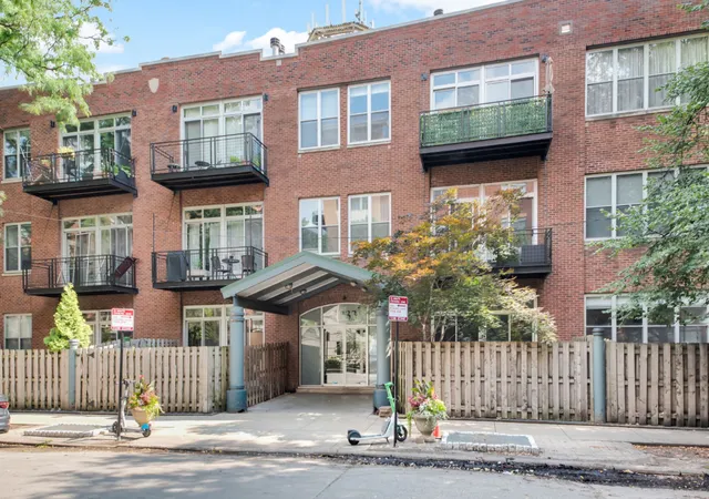 2333-w-st-paul-ave-202-chicago-il-60647/hzid_ea24e00c