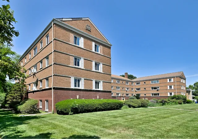 1112-n-harlem-ave-1-river-forest-il-60305/hzid_21e69f10