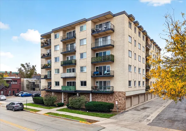 7314-randolph-st-4e-forest-park-il-60130/hzid_80415668