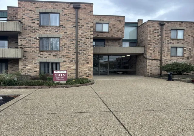 1919-prairie-sq-32-schaumburg-il-60173/hzid_6493484c